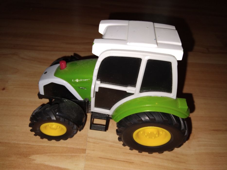 Traktor z dźwiękiem