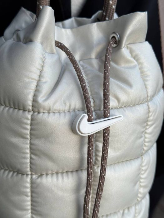 Жіноча сумка на плече Nike nsw puffle tiny tote (HQ6709-072)