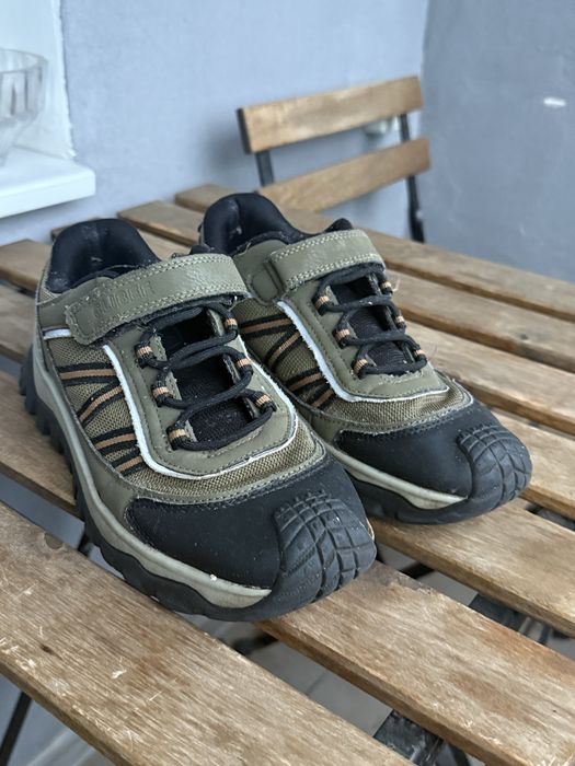 Продам кросівки на хлопчика