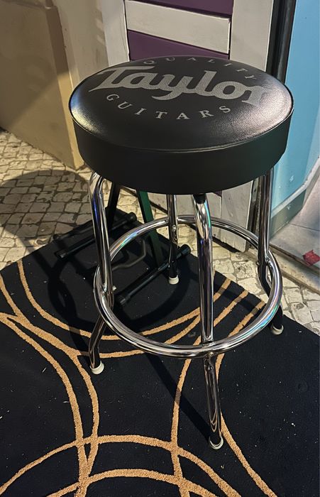 Banco Taylor Guitarrista
