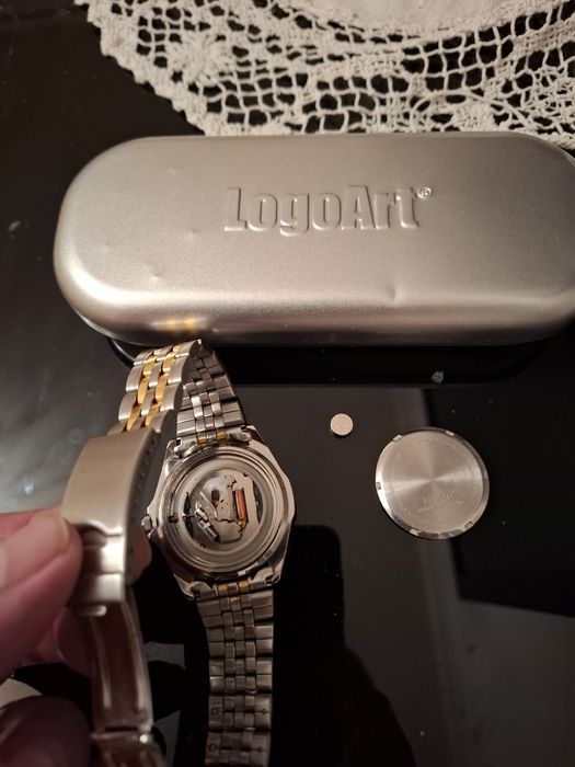 Годиник кварцовий новий