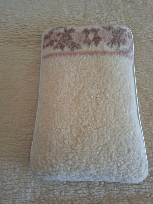 Sprzedam komplet kołdra i 2 poduszki wełniane merynos