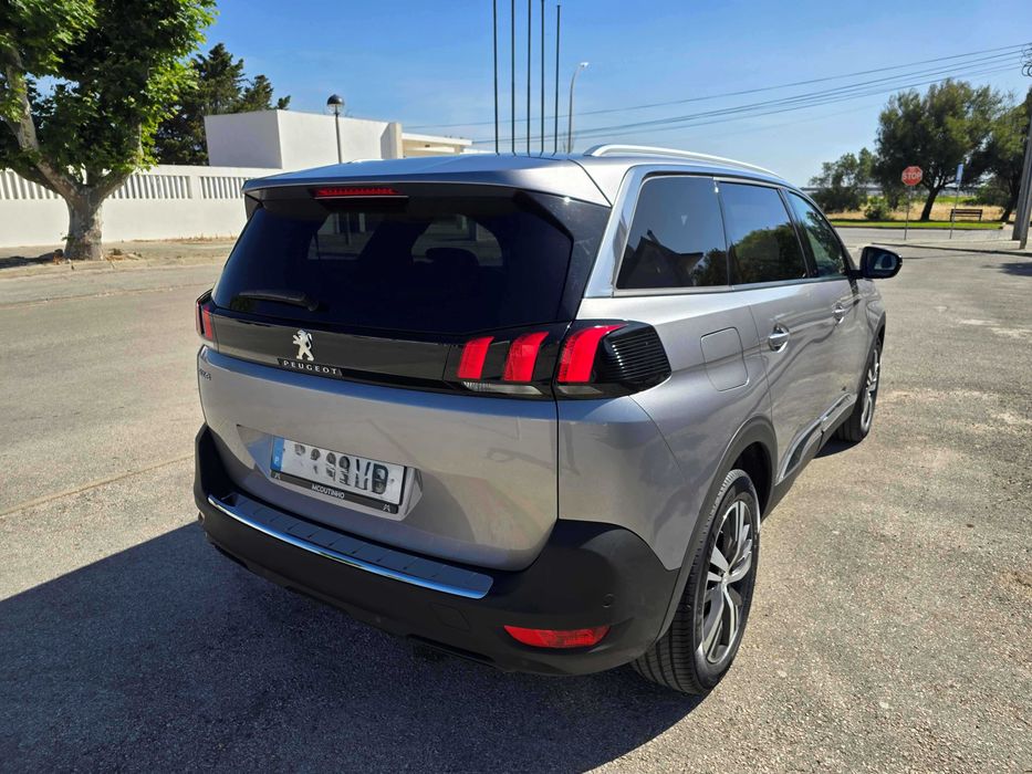 Peugeot 5008 Allure Pack 1.5 BlueHDI EAT8 - Ano 2023