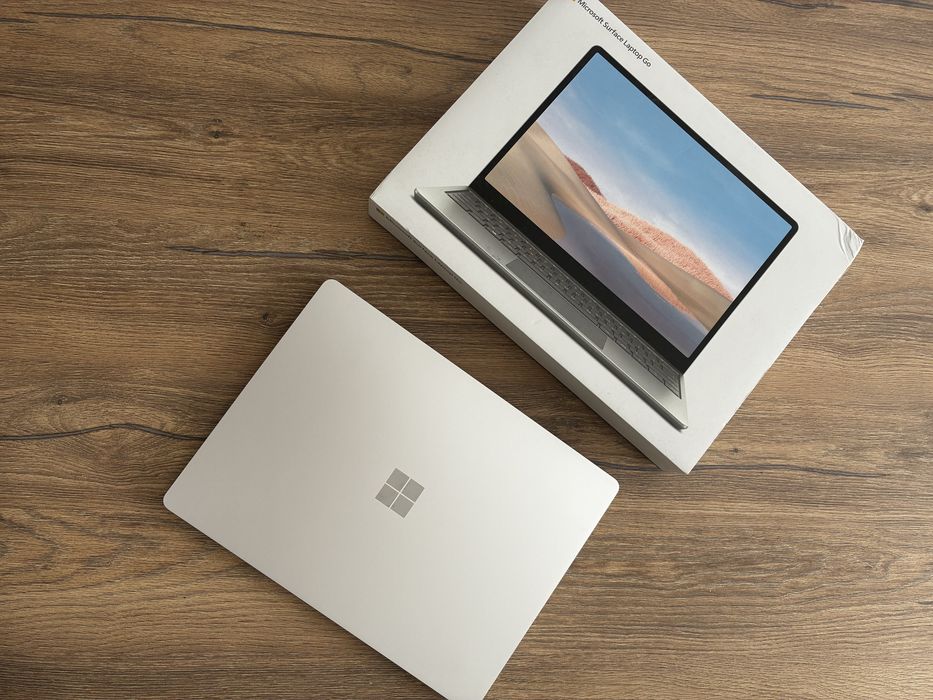 Microsoft Surface Laptop GO 4GB RAM, 256GB, i5 1035G1