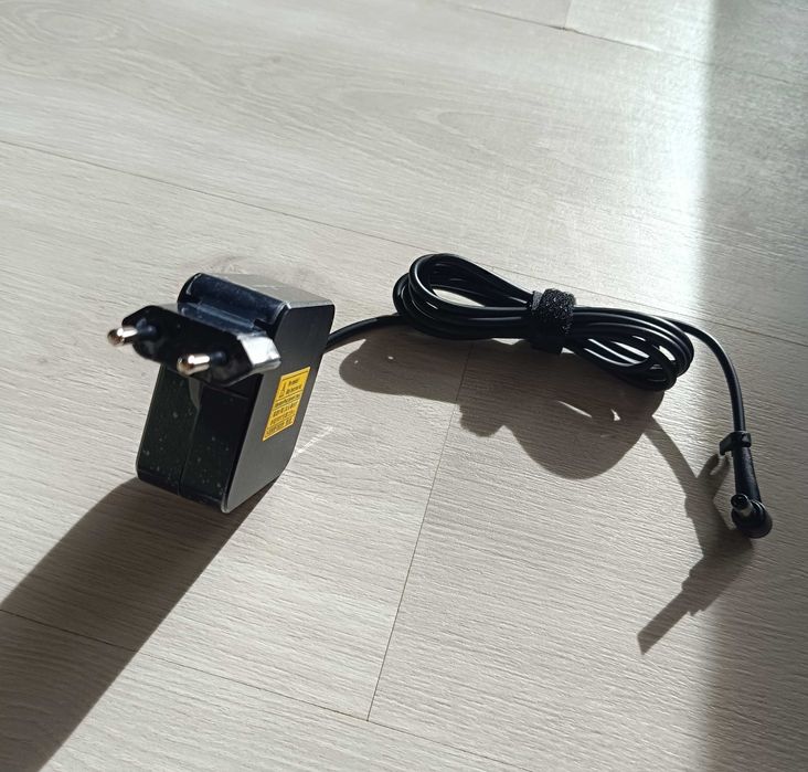 Adaptador AC 19V 2,37A