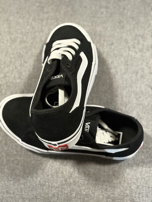 Vans originais pretas e brancas