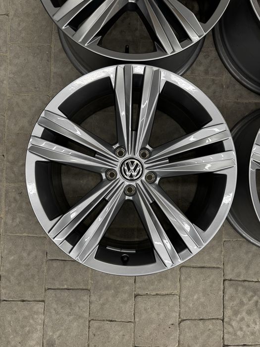 R-19 Оригінал Volkswagen TOUAREG R-LINE,комплект дисків SEBRING для VW Таурек