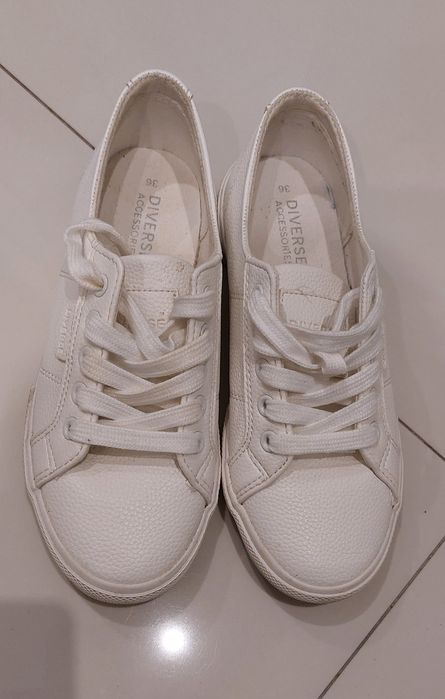 Buty damskie biale Diverse