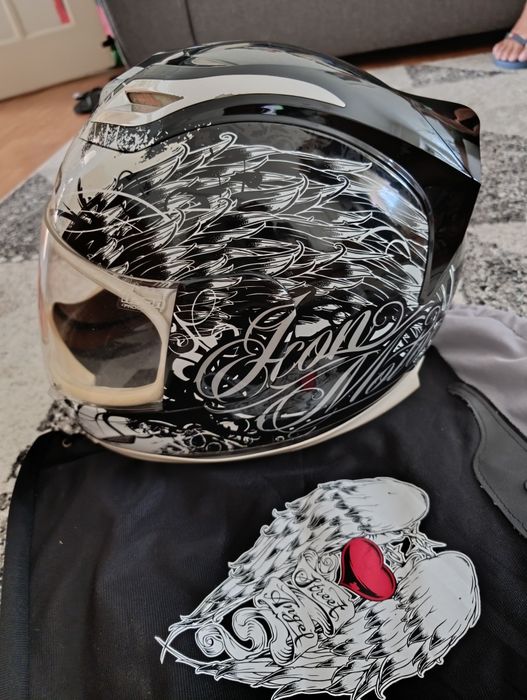 Capacete ICON Alliance SSR com o grafismo Speedfreak