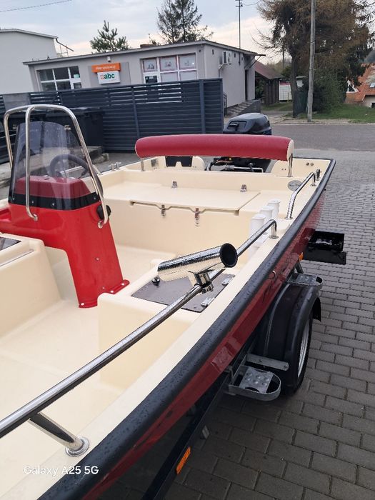 Łódź motorowa HORN 440