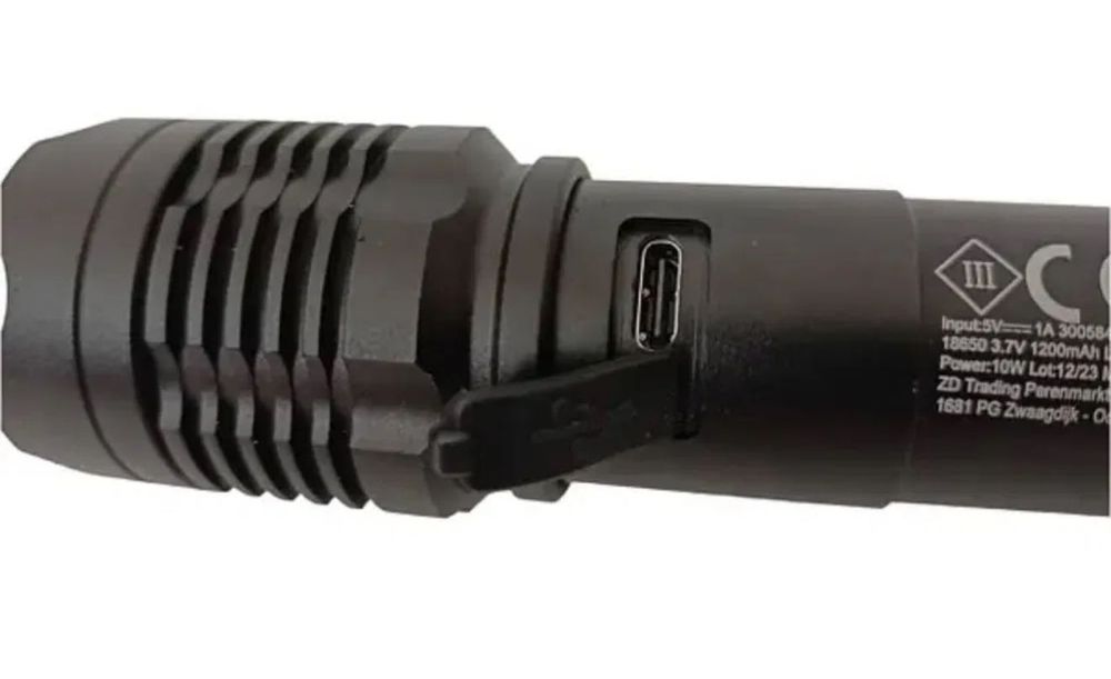 Потужний акумуляторний ліхтар(метал 800 Lumen)