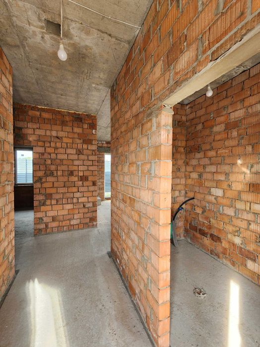 Від забудовника! Продам будинок, газ, світло, вода. Телефонуйте.