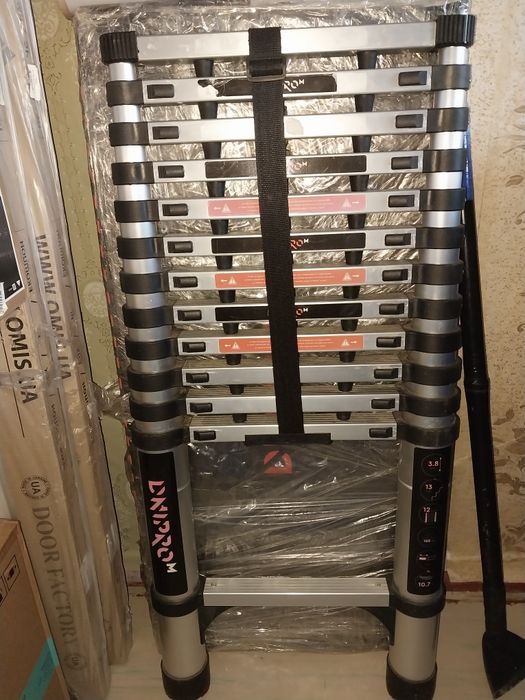 Драбина телескопічна Dnipro M . 3.8 m.