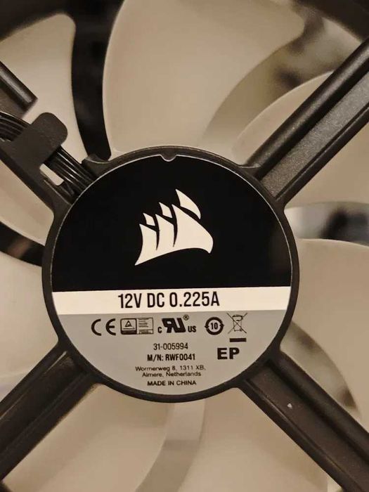 Ventoinhas Corsair ML120 120mm PWM RGB64741314886657121