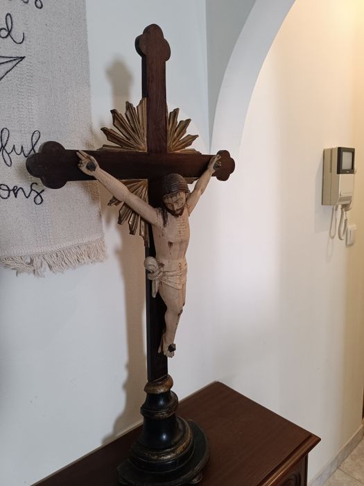 Crucifixo muito antigo