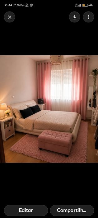 Cama semi nova  sem colchão