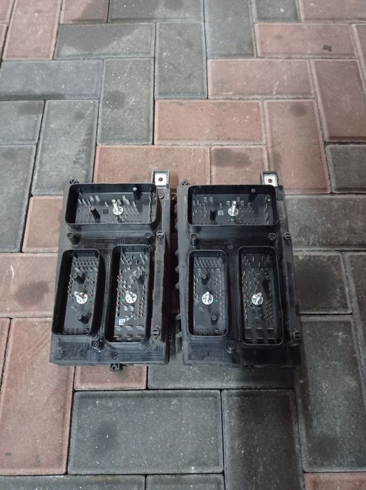 Блок предохранителей в моторном отсеке на OPEL ASTRA H Опель астра аш