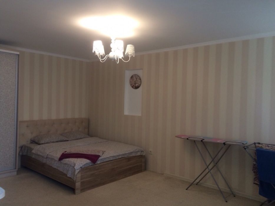 Подобово 1к.кв. люкс по Винниченка 25