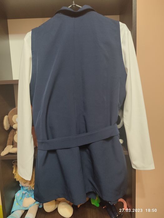 Жіночий брючний костюм