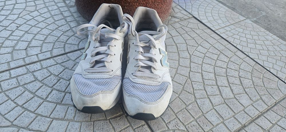 Adidasy New Balance r.38