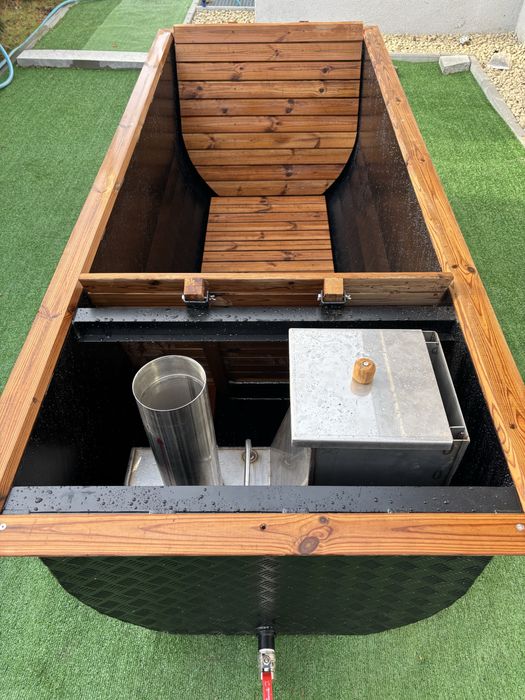 Wanna do gorących kąpieli opalana  drewnem