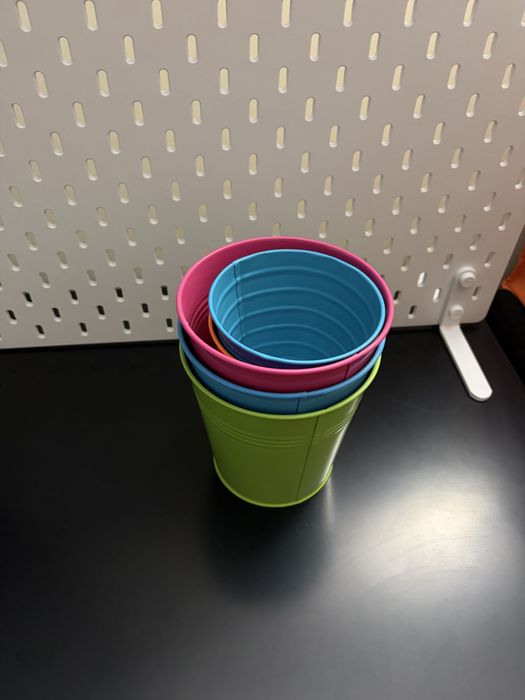 Conjunto 5 vasos/cachepots metálicos coloridos – decoração