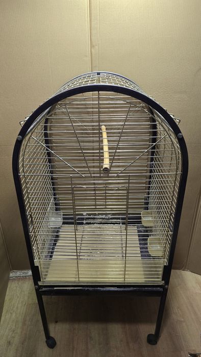 Gaiola de papagaios usada