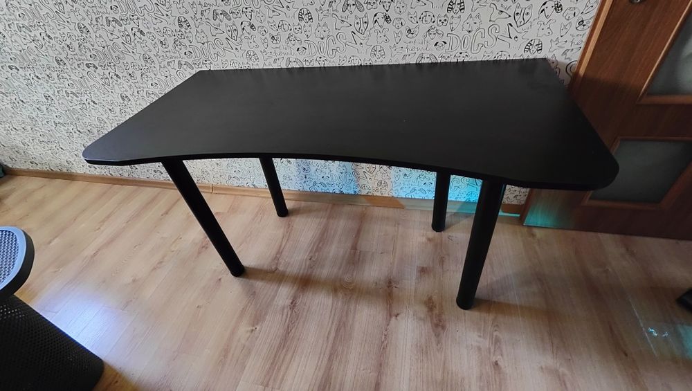 Sprzedam biurko gamingowe