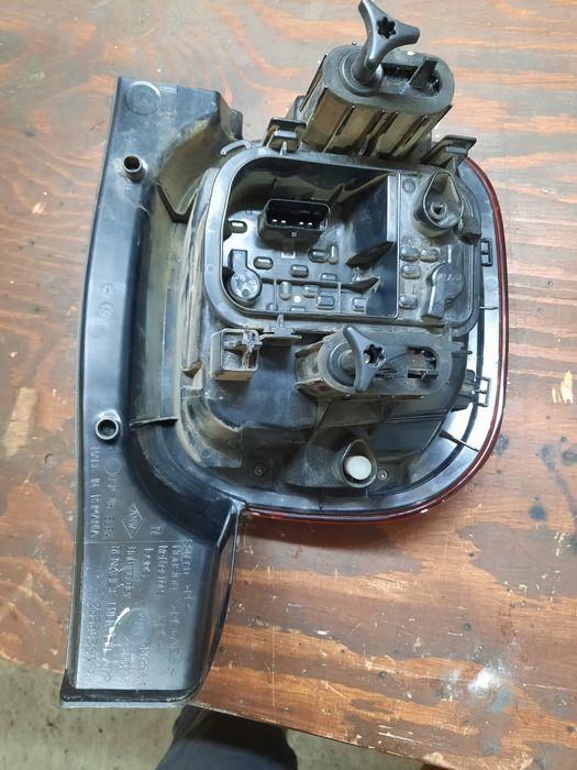 Фонарь задний правый Duster 2