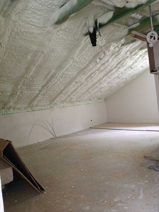 Ocieplenia pianą PUR Izolacja poddasza pianką PUR Łódź