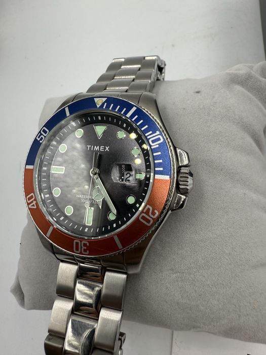Prawie nowy oryginalny zegarek Timex TW2U71900, Gwarancja