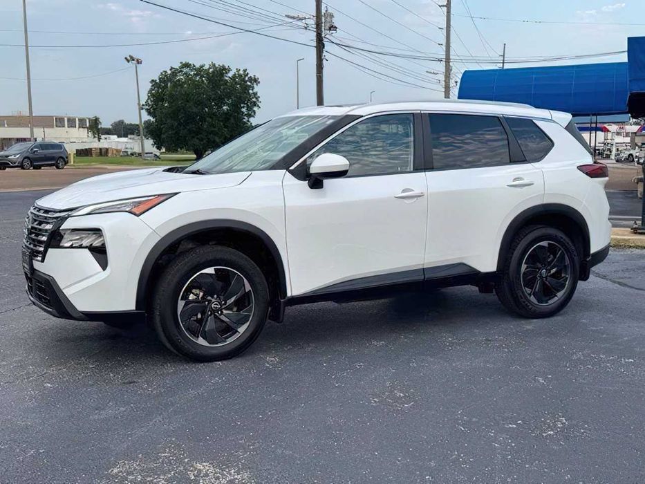 Nissan Rogue SV      2025