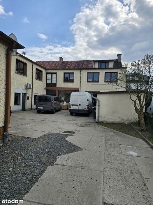 Dom z warsztatem o powierzchni 179m2+ 550m2