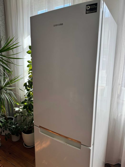 Lodówka No-Frost Samsung RB29FSRNDWW z zamrażarką dolną