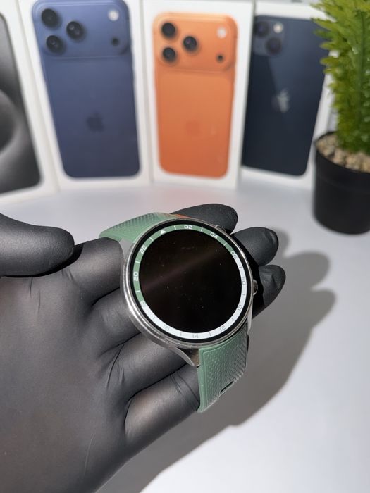 OnePlus Watch 2R в цвете Forest Green