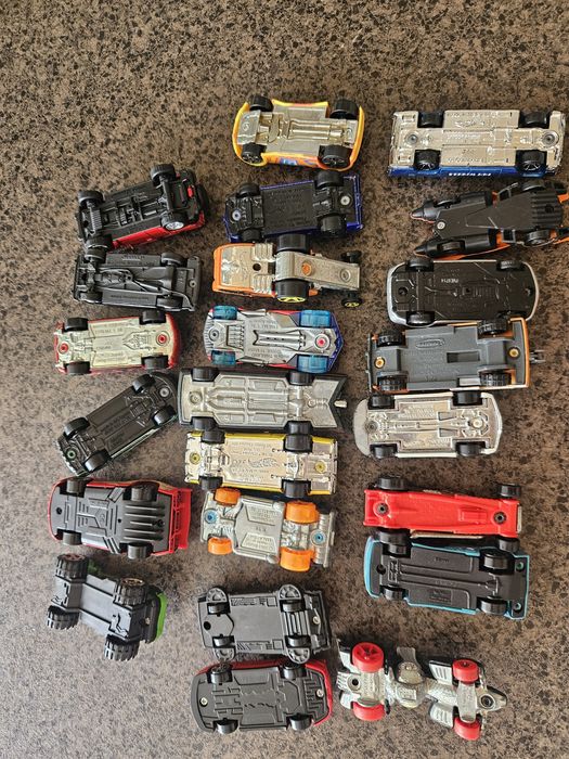 Большой лот оригинальных Hot Wheels, Matchbox, Disney Cars
