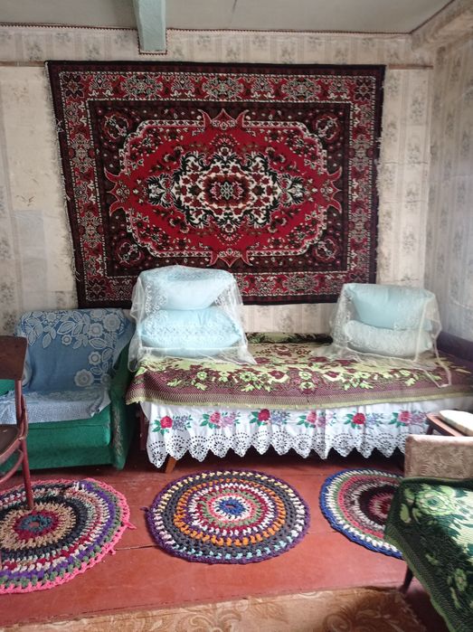 Помешкання в центрі селища Олишівка.