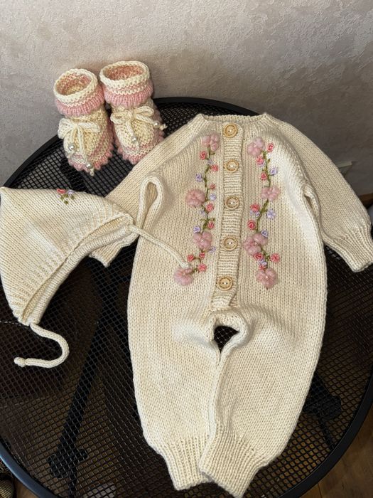 Тепленький комплект для дівчинки 0-3 місяці,з мериносової вовни