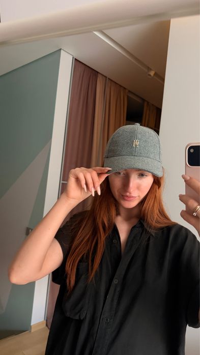 Сіра кепка Tommy Hilfiger