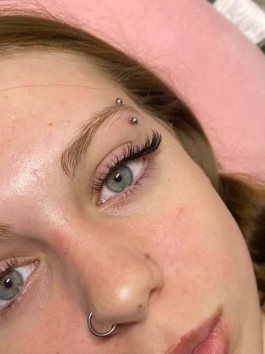 Нарощування, ламінування вій