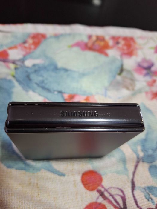 Телефон Samsung SM-F721B