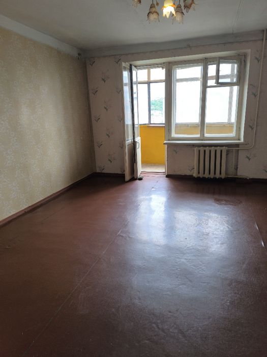 Поділ, вул. Миру, 3-кімн. квартира під ремонт.
