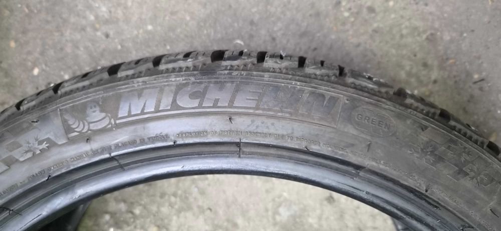 2szt opony zimowe Michelin Jan Nowe _ 235/40/19