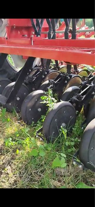Продам майже нову сівалку