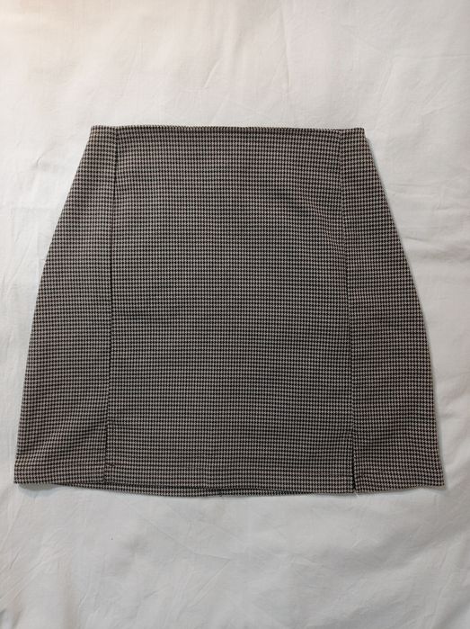 Продам спідницю в гусячу лапку