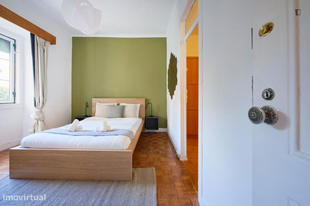 Quarto - localizado em São Bento Lisbon