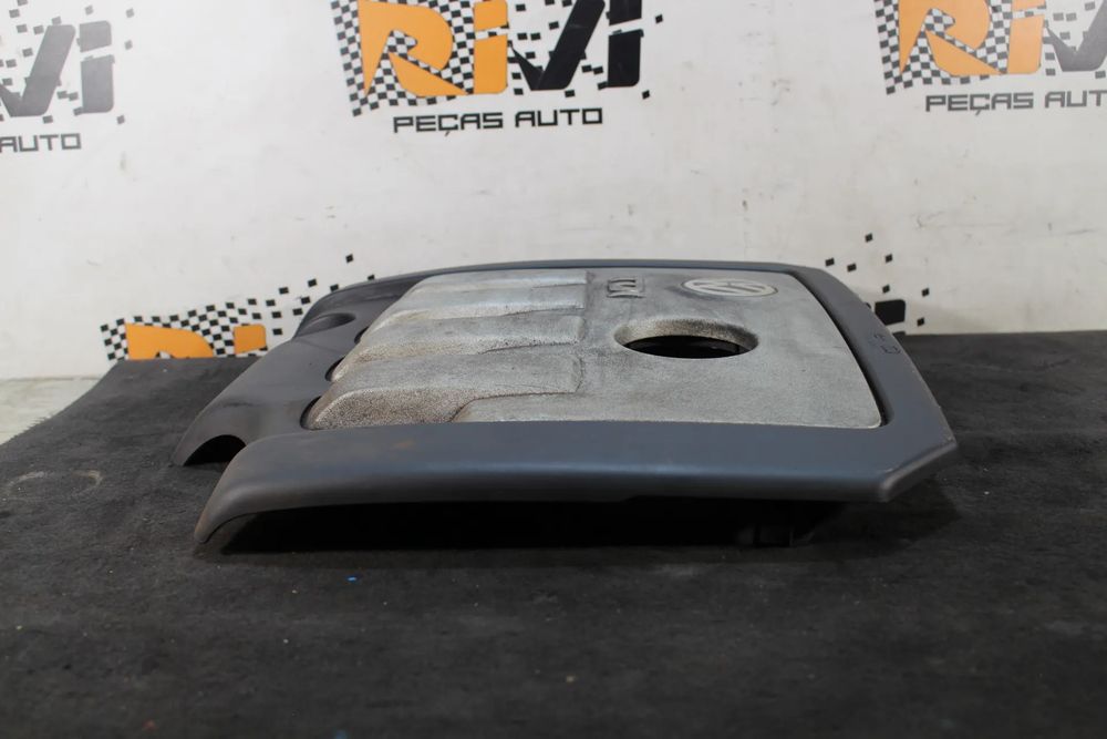 Cobertura do motor / blindagem superior do motor VOLKSWAGEN Golf V (1K