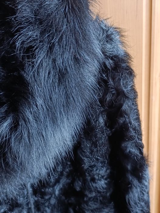 Продам натуральну шубу з коз