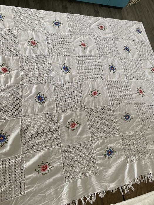 Toalha de mesa com ponto cruz 125*125