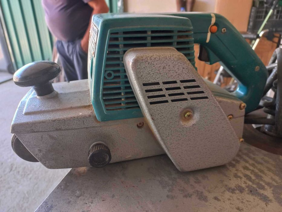 Lixadeira de fita/banda makita